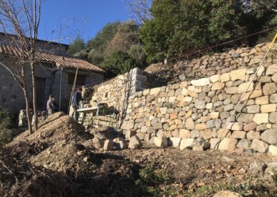 Jaujac, rénovation murs de soutènement