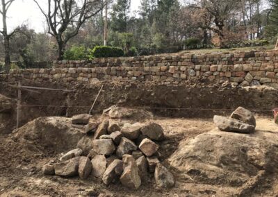 Largentière, murs en pierre sèche, fondations