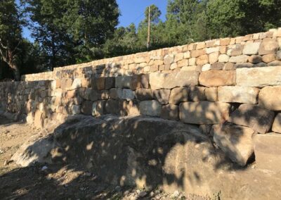 Largentière, murs de soutènement et voûte en pierre sèche