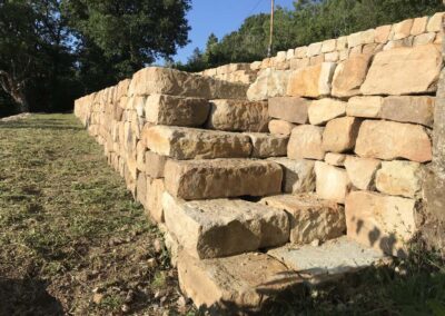 Largentière, terrasses et escaliers en pierre sèche